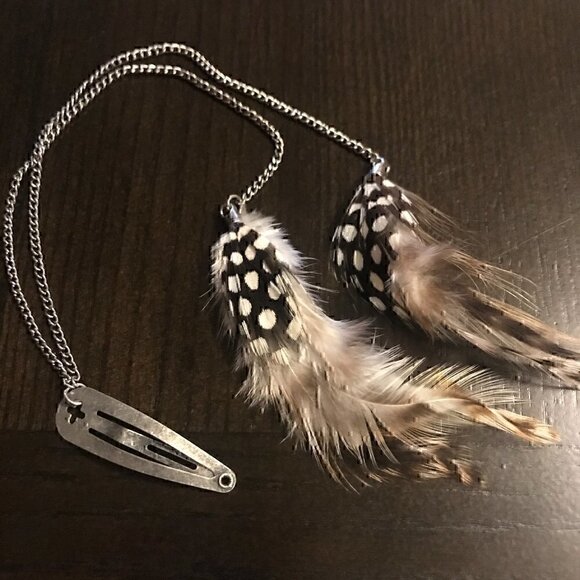 NWT Fashion Feather Hair Clip